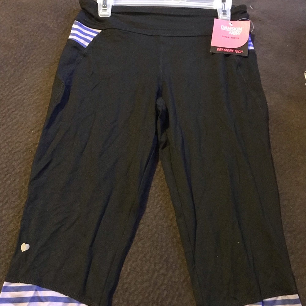 DANSKIN NOW GIRLS ACTIVE FITTED CAPRI WITH MOISTURE WICKING, STRETCH COMFORT L/G